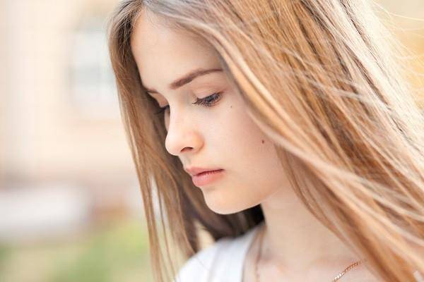 难以让人接近的“距离感女生”4特质　小改变能让异性缘大增 最新资讯 图2张