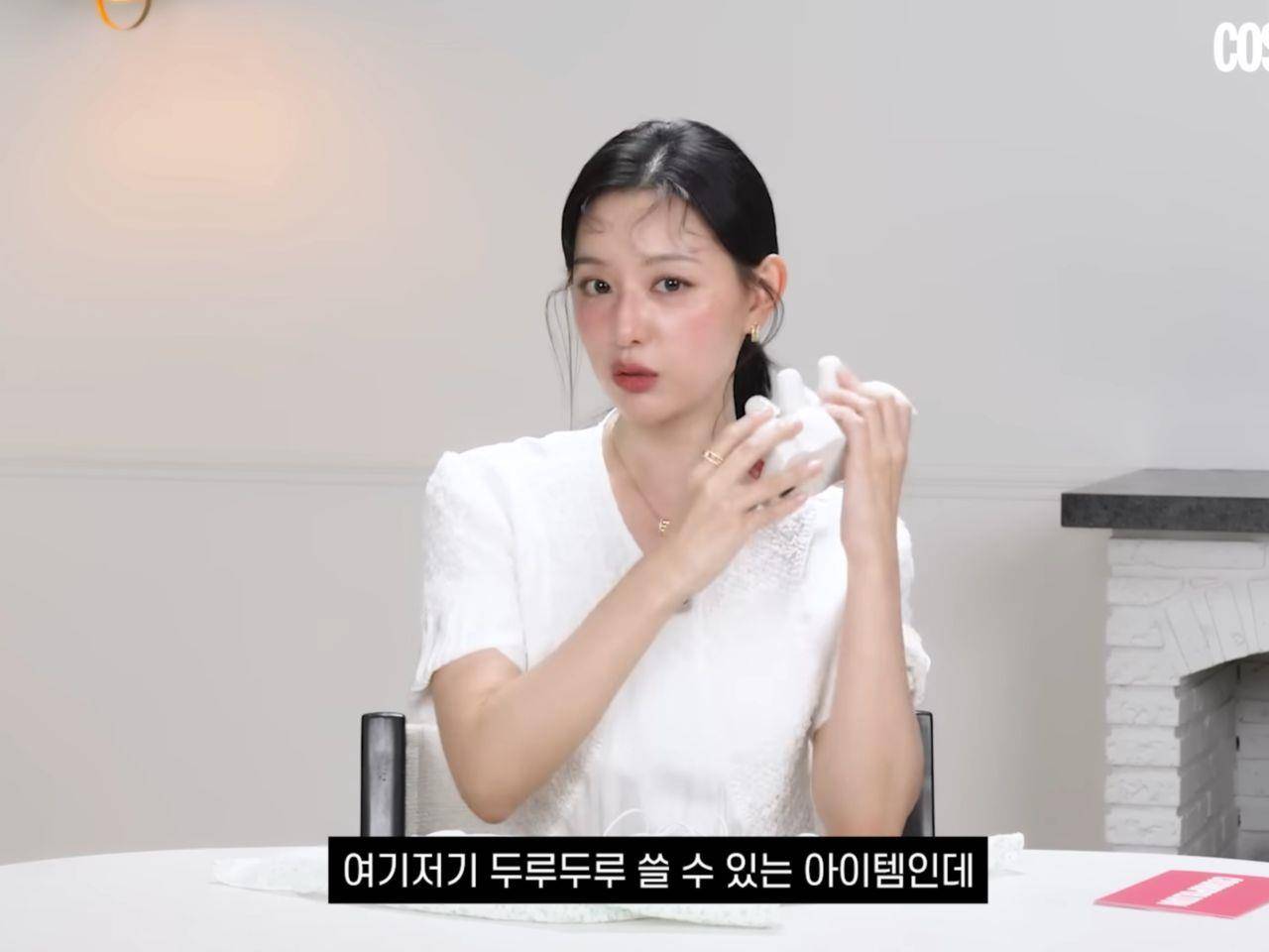 金智媛超爱莓果色唇膏首次公开！拍戏只带3件小物就够 最新资讯 图1张