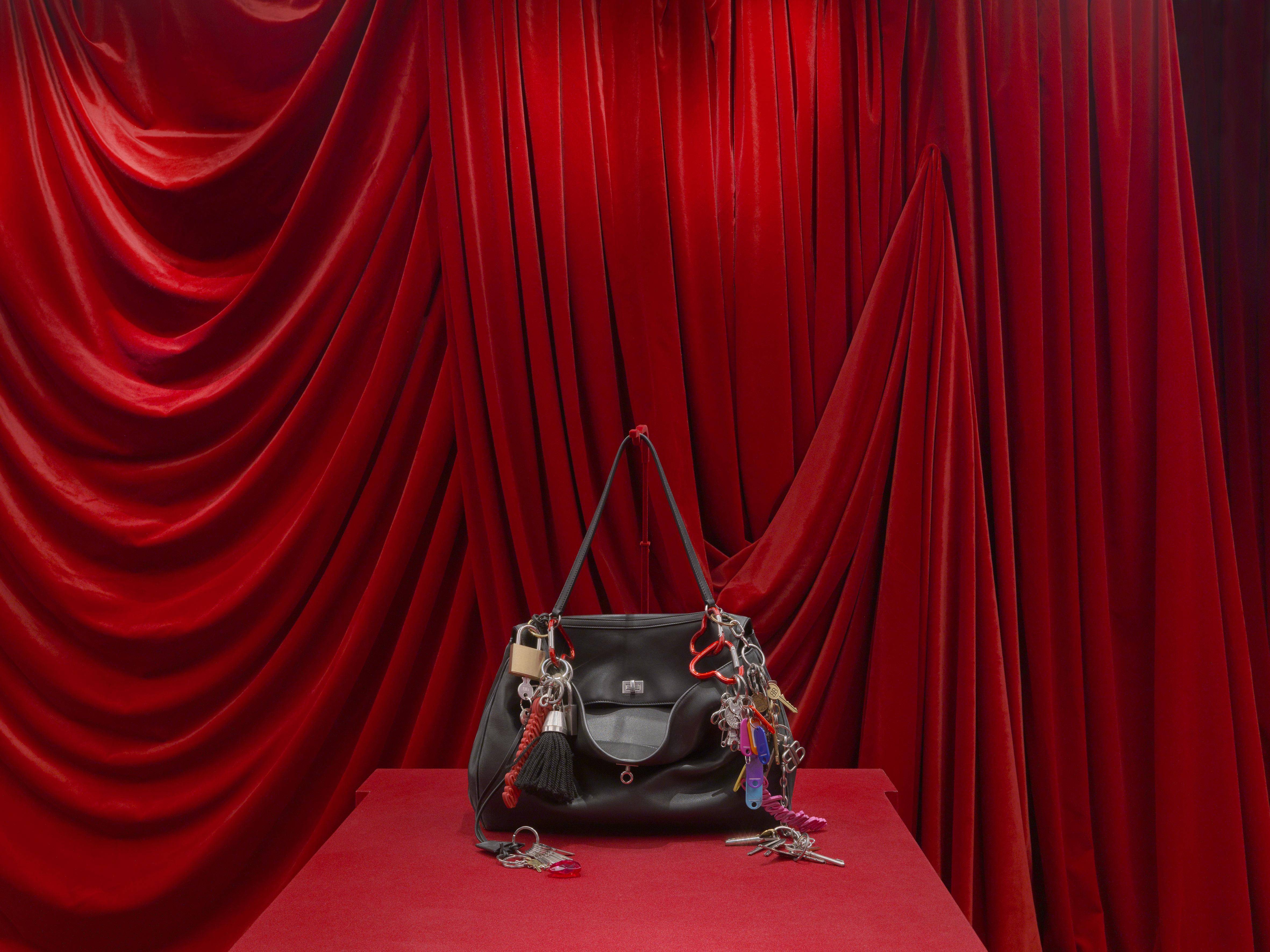 BALENCIAGA威尼斯精品店大改造！话题Rodeo包变艺术品 时尚穿搭 图2张