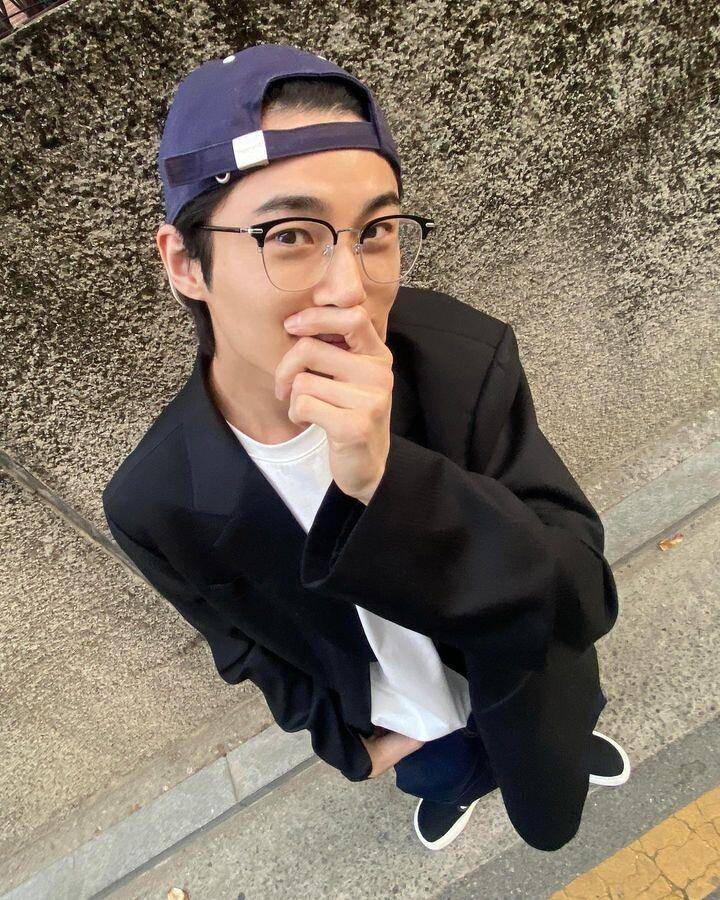 《背着善宰跑》边佑锡私服男友风穿搭更帅　全黑休闲、正装一眼心动 最新资讯 图6张
