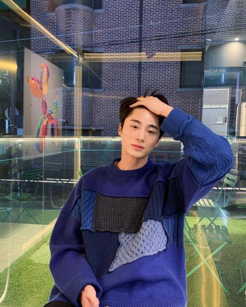 《背着善宰跑》边佑锡私服男友风穿搭更帅　全黑休闲、正装一眼心动 最新资讯 图13张