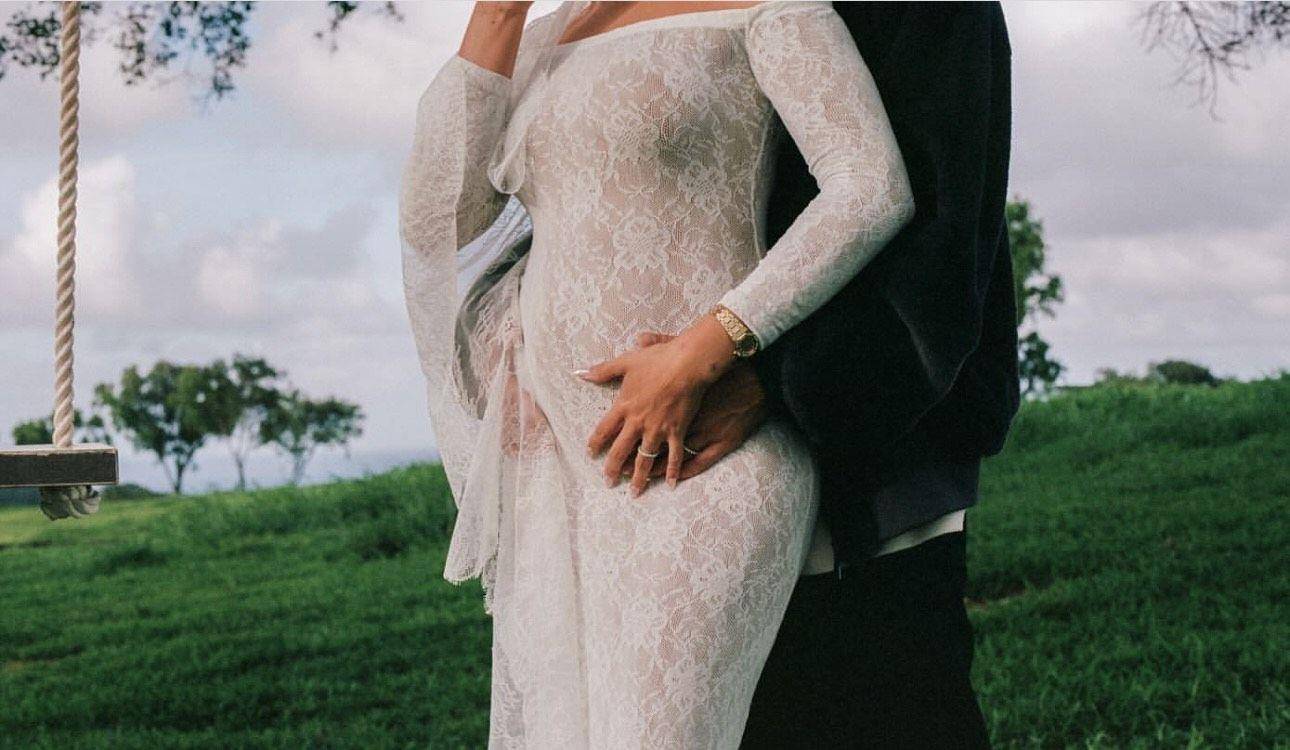 小贾斯汀辣妻海莉透视蕾丝装曲线毕露　挺孕肚当最美妈咪 时尚穿搭 图4张