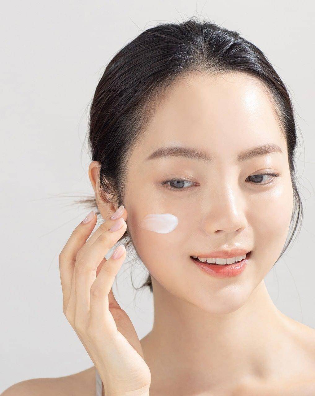 皮肤科医师教“防晒正确涂法”4关键！用量太少、手法错都白涂 最新资讯 图3张