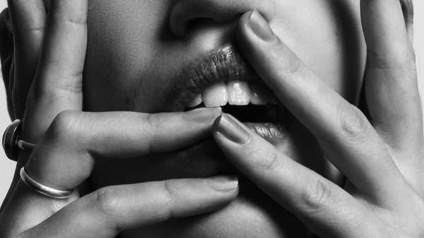 ▲指甲,女性,阳光,咖啡,睡眠。（图／unsplash）