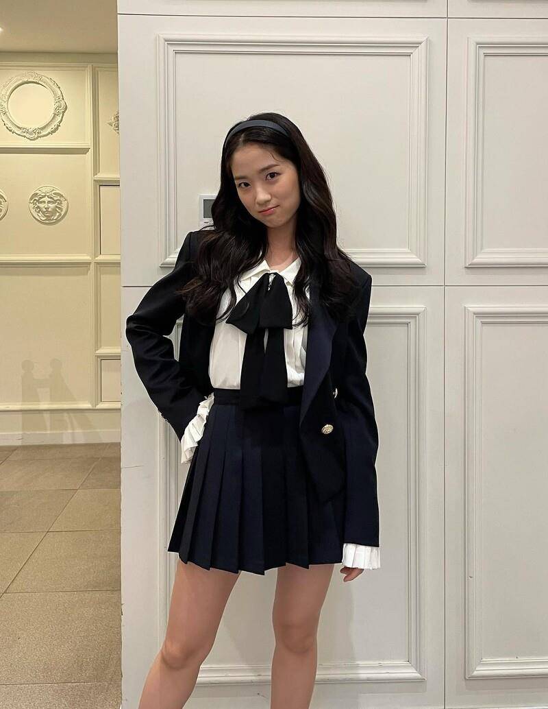 《背着善宰跑》金惠奫无害甜美私服　碎花、牛仔裤都是爱用单品 最新资讯 图7张