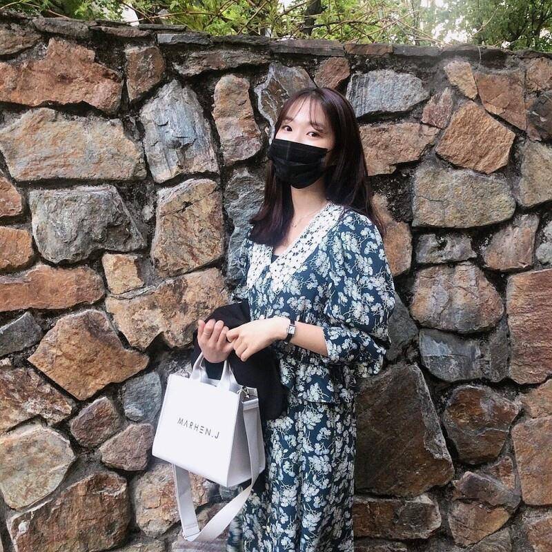 《背着善宰跑》金惠奫无害甜美私服　碎花、牛仔裤都是爱用单品 最新资讯 图11张