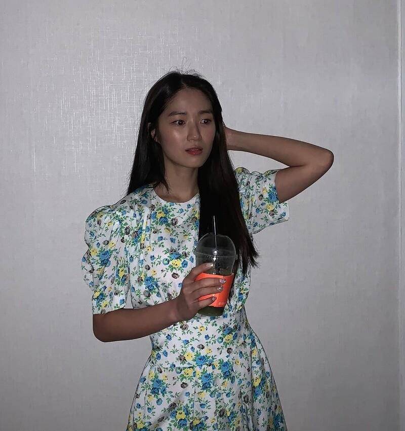 《背着善宰跑》金惠奫无害甜美私服　碎花、牛仔裤都是爱用单品 最新资讯 图12张