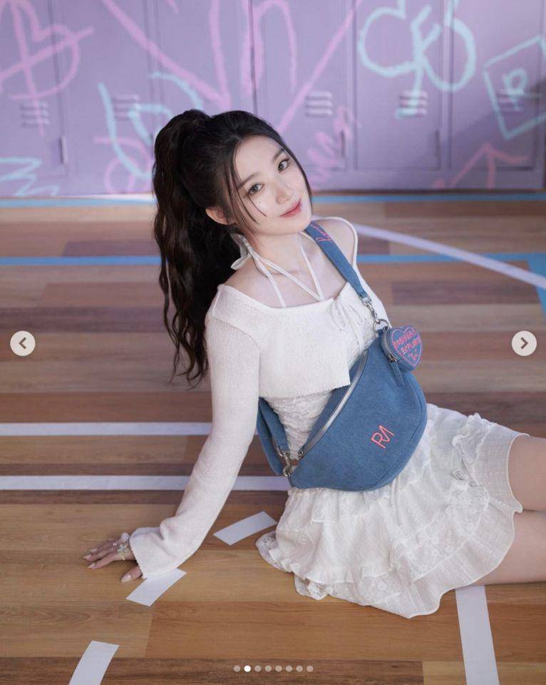 南韩必扫！舒华拍画报妆容用它们　粉彩感色调展现魅惑小猫眼 名人名流 图5张