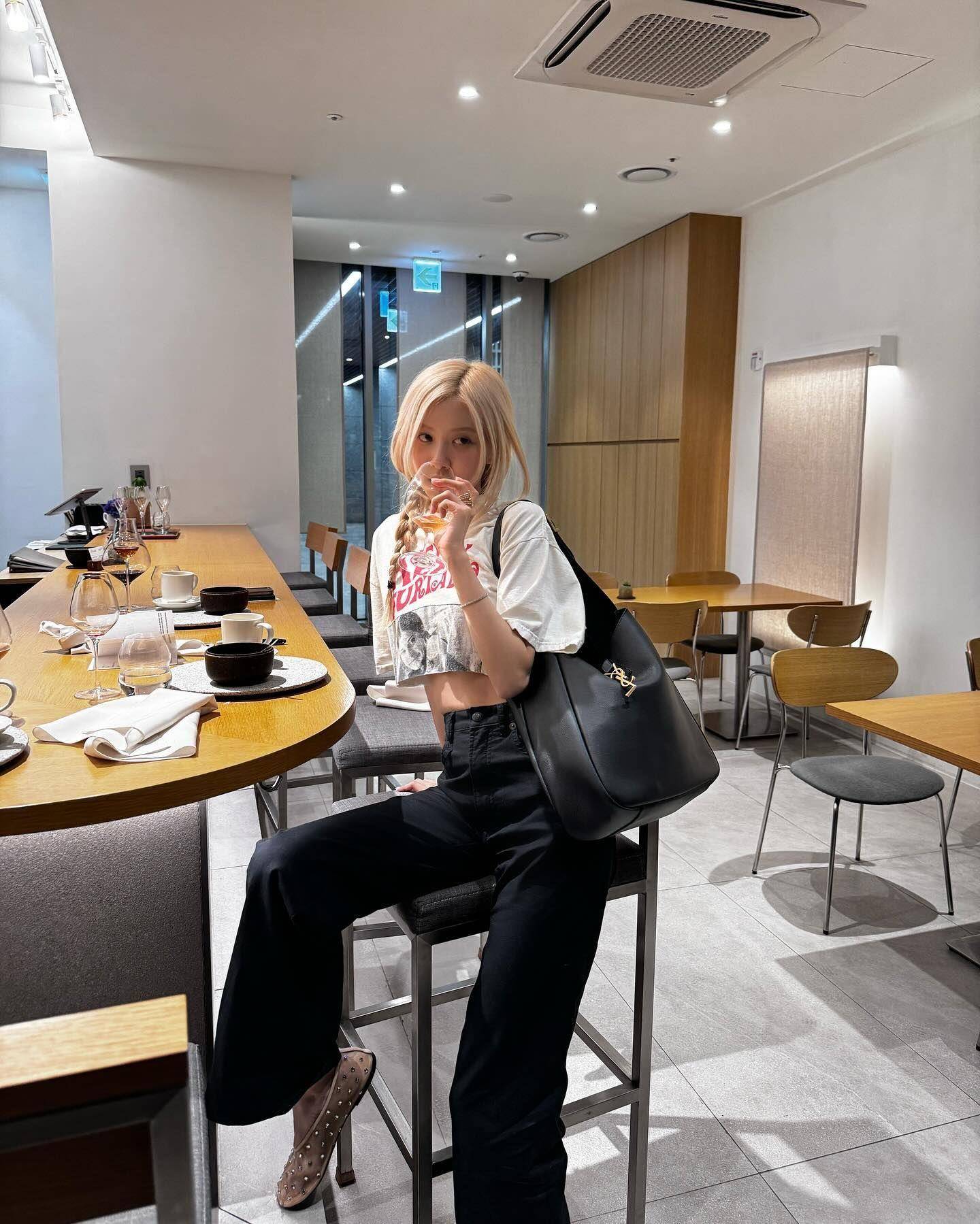 ROSÉ爱踩夹脚拖趴趴走　两款Tiffany钻戒泄明星味 时尚穿搭 图3张