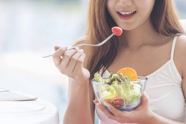 狂吃粽子变胖？营养师教“大餐后不发胖”9秘诀：吃甜食做一事 最新资讯 图3张
