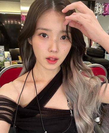 IU：要是我不打起精神的话，谁都不会为我的人生负责 名人名流 图4张