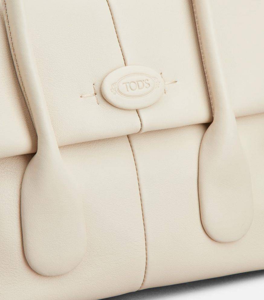 包开箱／Bottega Veneta鸡蛋包话题登场！金属扭结、编织皮革低调奢华 时尚穿搭 图9张