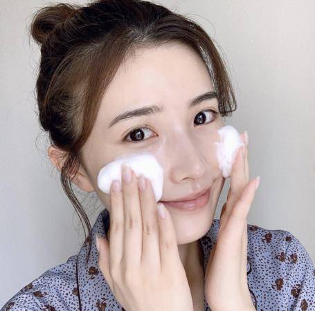 皮肤科医师教A酸乳膏3招正确使用法！黑头粉刺、闭口、毛孔全改善 最新资讯 图2张