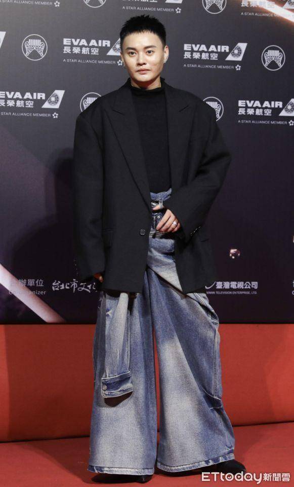 金曲时尚总览 ／孙盛希破尺度镂空裙全场最辣！杨乃文激帅西装电晕网 名人名流 图4张