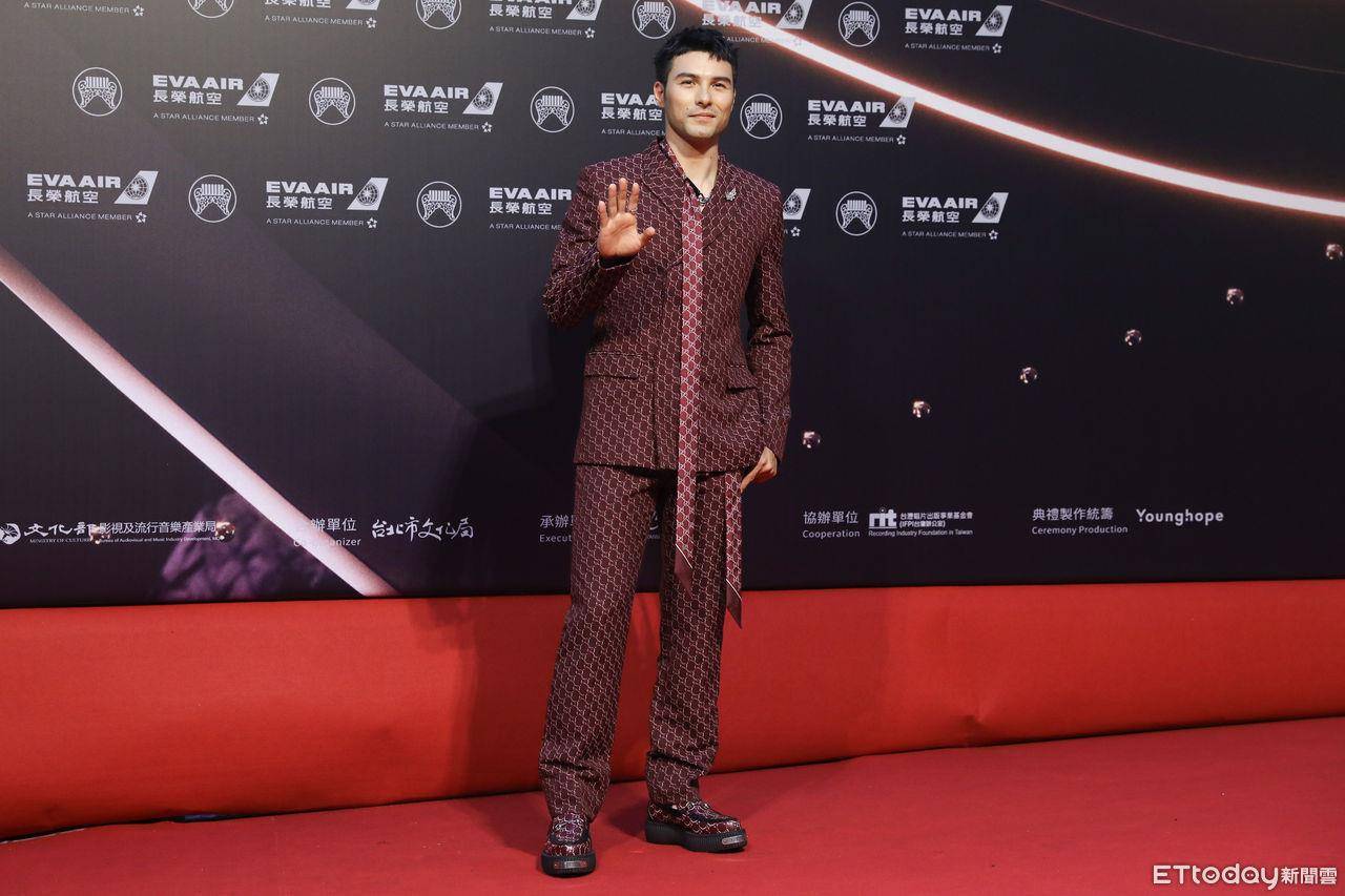 金曲时尚总览 ／孙盛希破尺度镂空裙全场最辣！杨乃文激帅西装电晕网 名人名流 图12张