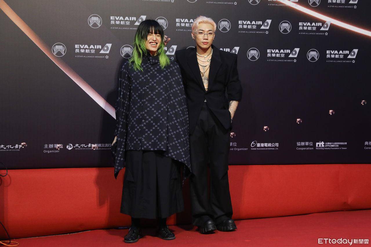 金曲时尚总览 ／孙盛希破尺度镂空裙全场最辣！杨乃文激帅西装电晕网 名人名流 图11张