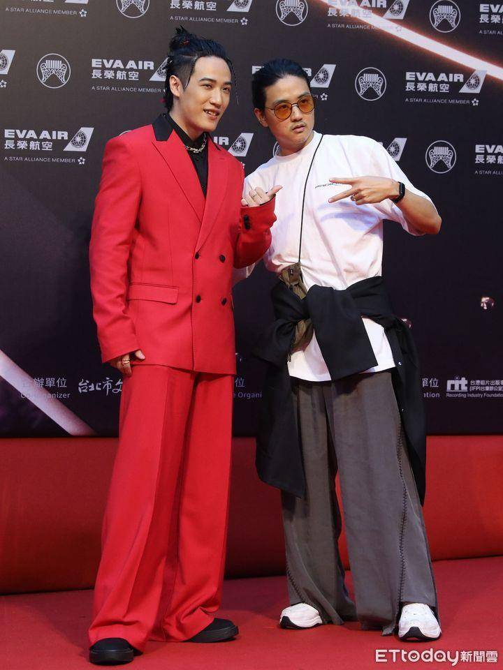 个人意见评金曲红毯／男星都爱深V辣翻　黄伟晋该去打橄榄球？ 时尚穿搭 图2张