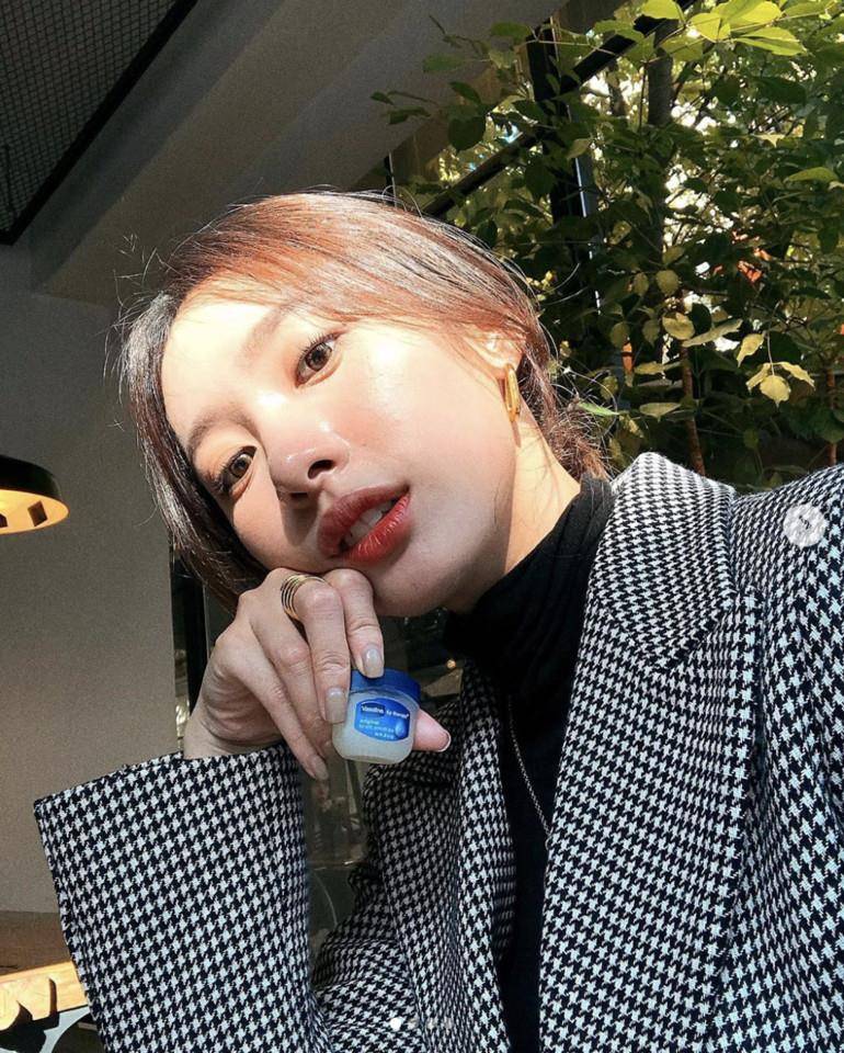 ▲凡士林,万用膏,护唇,香膏,保养。（图／IG）