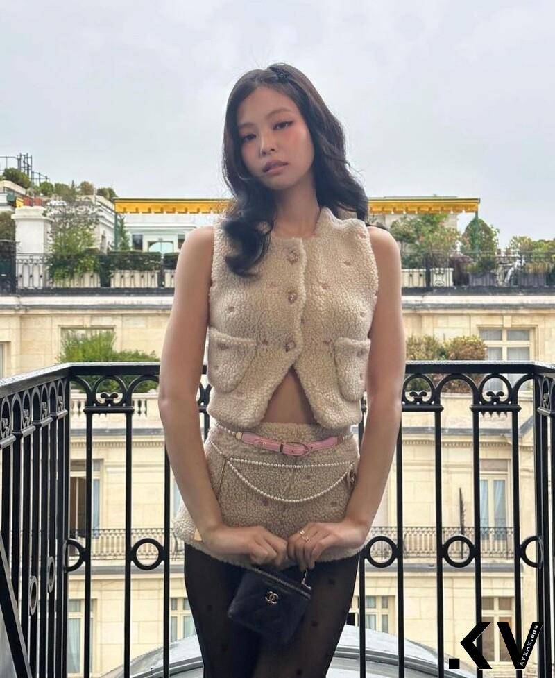 Jennie珠宝穿搭4招！戒指叠戴、多层项炼打造小脸　职场也适合 最新资讯 图3张