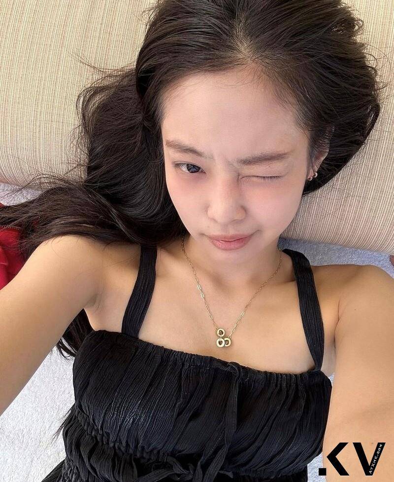 Jennie珠宝穿搭4招！戒指叠戴、多层项炼打造小脸　职场也适合 最新资讯 图9张