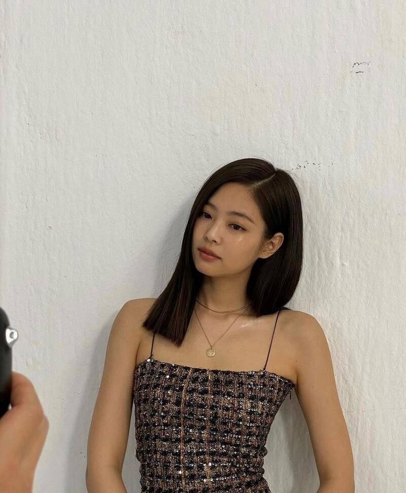 Jennie珠宝穿搭4招！戒指叠戴、多层项炼打造小脸　职场也适合 最新资讯 图10张