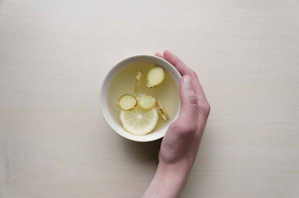 5样食材放水里简单喝　促进排毒越喝越美丽 最新资讯 图5张