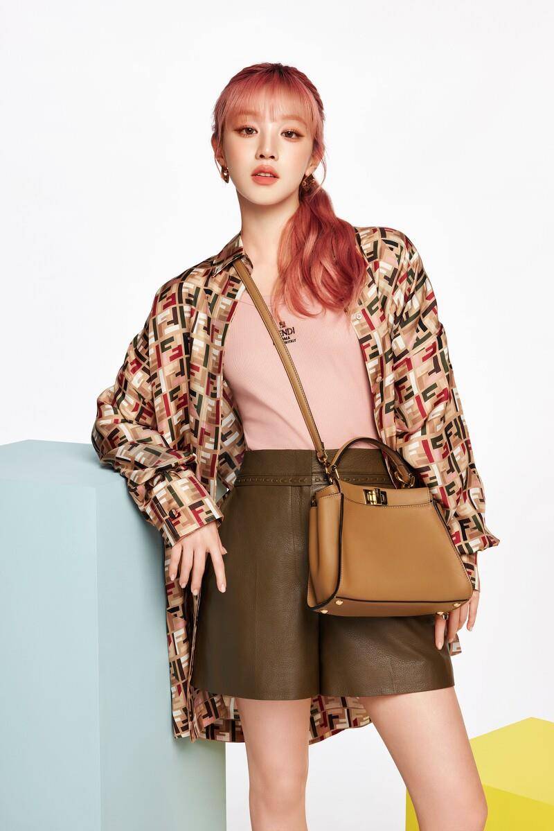 2024七夕情人节精品送礼！刺猬爬上Loewe包超Q、MK Lulu Bag小巧实背 时尚穿搭 图6张