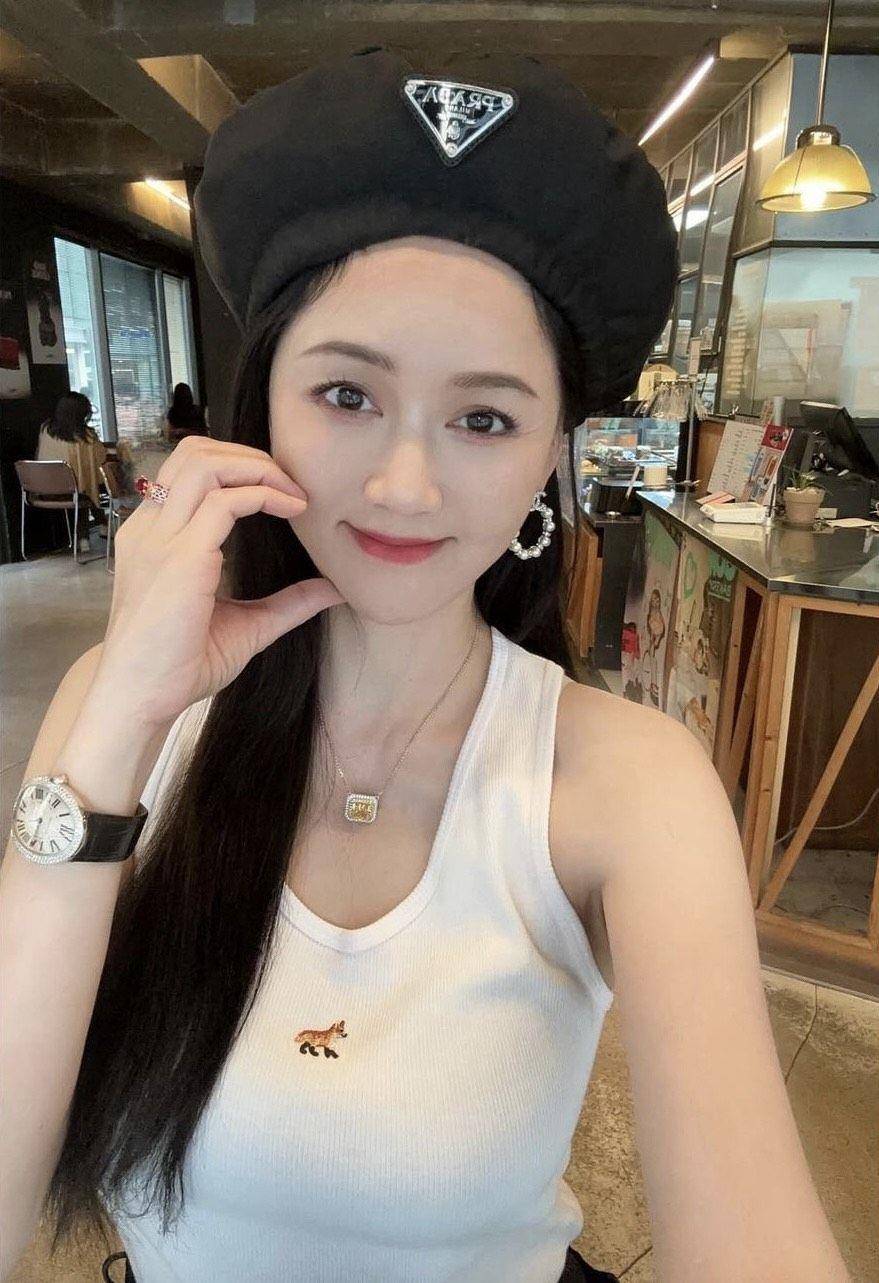 陈乔恩出游爱马仕包是标配　老公掌镜美照张张满意 时尚穿搭 图3张