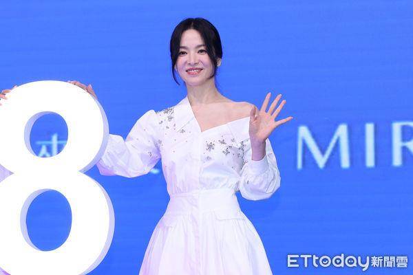 女神宋慧乔“鸟仔脚”现身台北　自曝只靠运动瘦不下来　 最新资讯 图1张