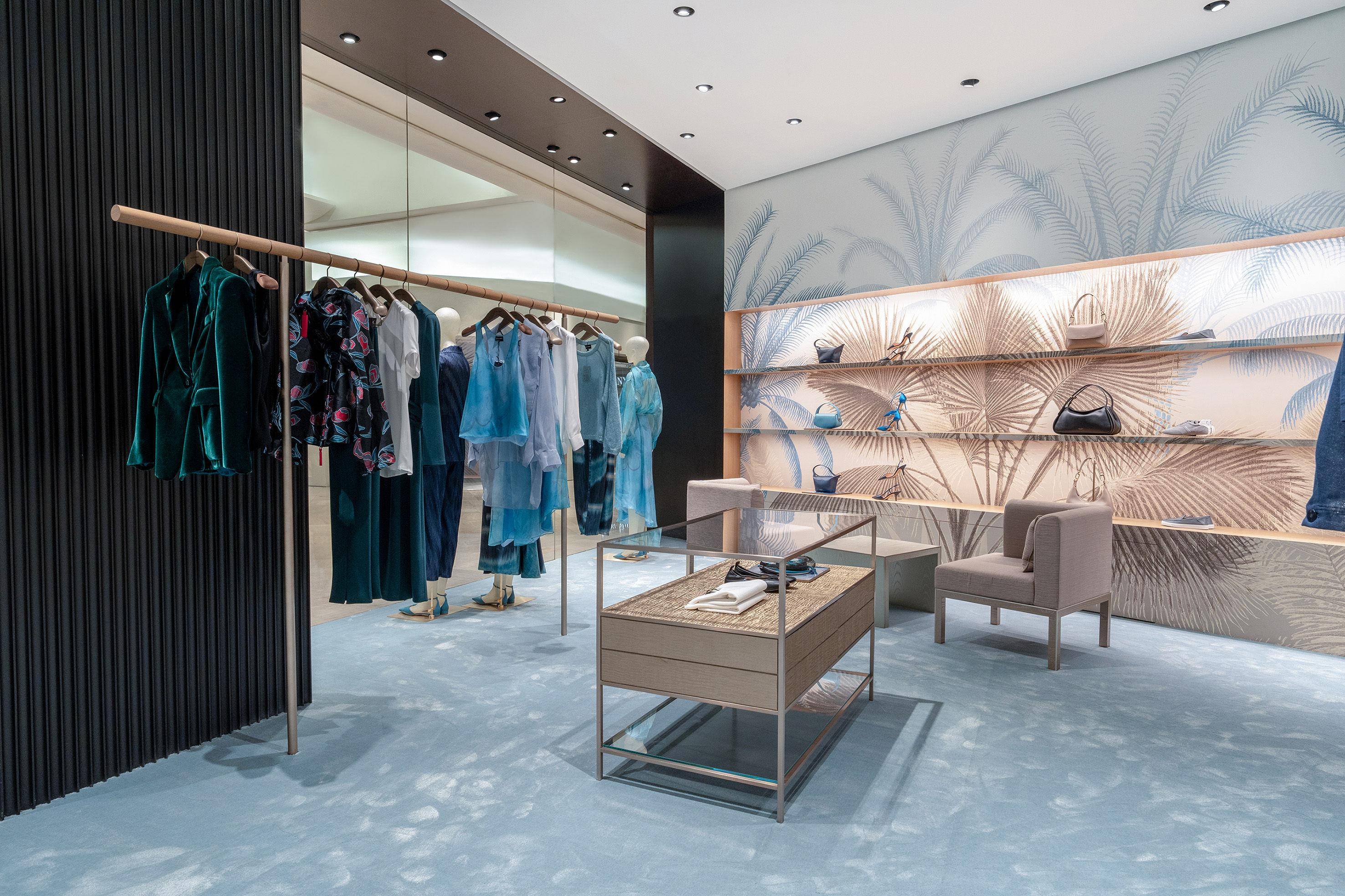 Giorgio Armani新概念店洋溢度假感！标志性正装、La Prima小方包美翻 时尚穿搭 图2张