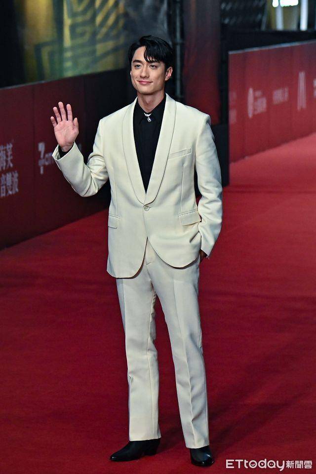 金钟5帅 ／彭千祐衣架子登最帅男神宝座　“白马王子”刘俊谦紧追 时尚穿搭 图2张
