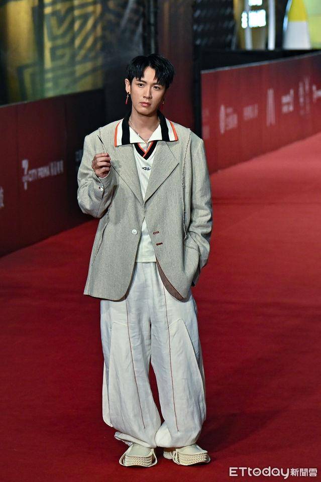 金钟时尚／个人意见评红毯：林依晨穿廉价被单、许玮甯礼服像“受孕图” 名人名流 图6张