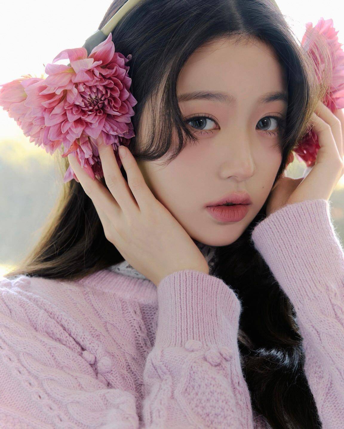 张员瑛漏斗腰身材太惊人　千万珠宝上身当一日贵妇 时尚穿搭 图4张