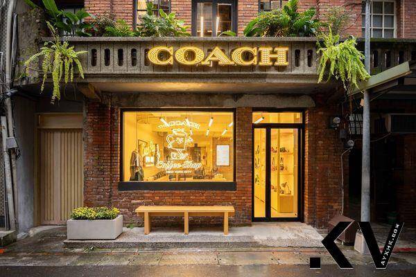 到Coach Play喝“糖葫芦咖啡”、买Rosé同款大力水手毛衣　赤峰街新店超好玩 时尚穿搭 图1张