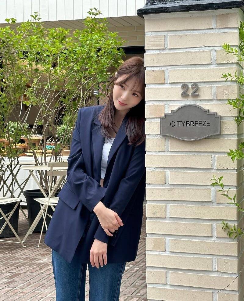 《现在拨打的电话》蔡秀彬私服是女生西装穿搭范本　3款爱包平价好入手 最新资讯 图4张