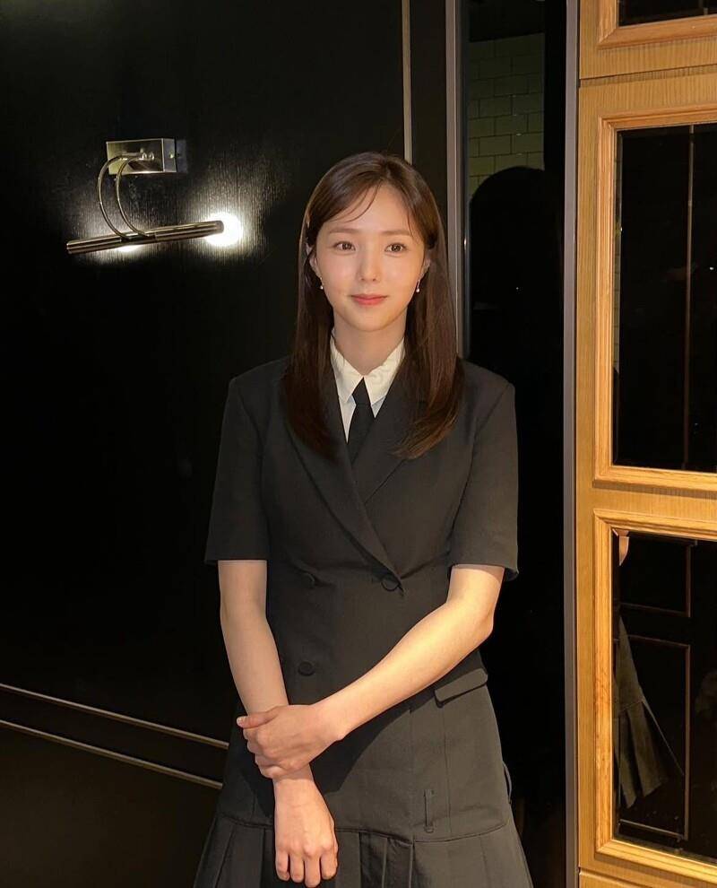《现在拨打的电话》蔡秀彬私服是女生西装穿搭范本　3款爱包平价好入手 最新资讯 图5张