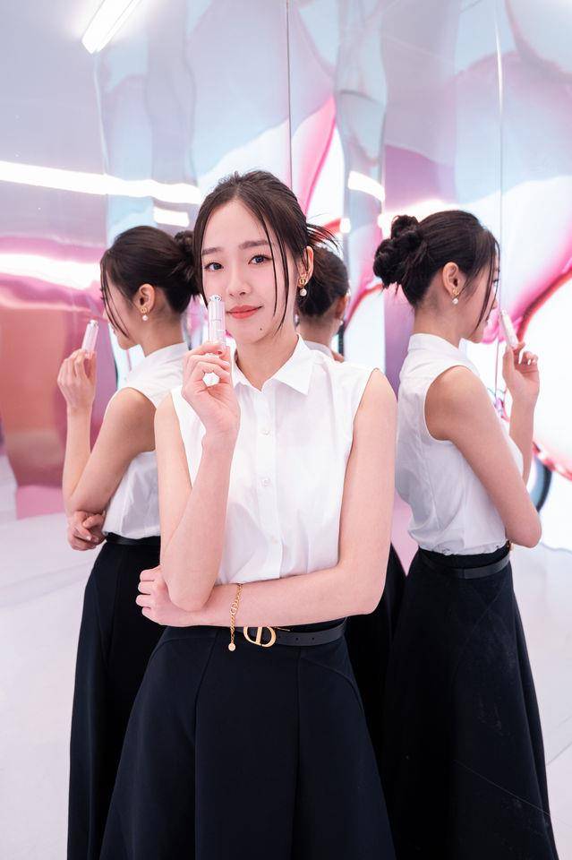 胡宇威放闪！喜欢陈庭妮擦少女粉润唇膏　王齐麟羞认：老婆眼睛最迷人 最新资讯 图8张