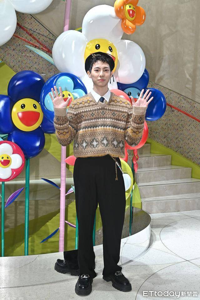 王净第一个LV包“打开衣柜就到手”　刘以豪爱用Keepall包装枕头 名人名流 图7张