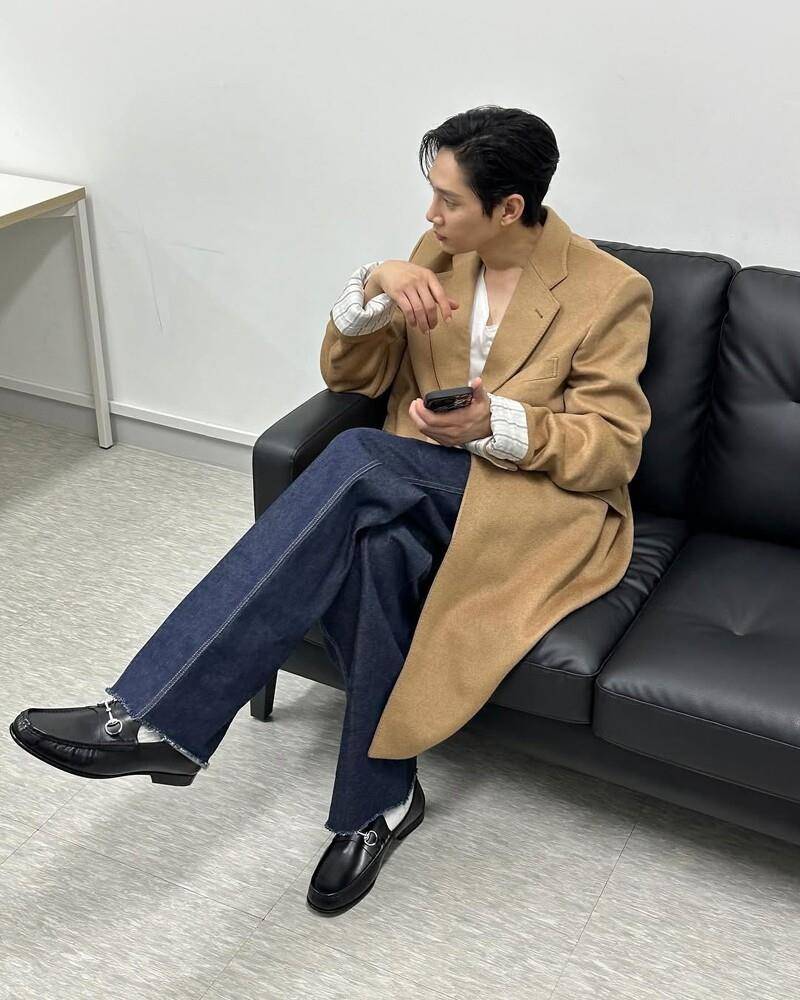 《鱿鱼游戏2》贤珠姐戏外是时尚圈宠儿！盘点朴成焄熟男魅力的精品行头 时尚穿搭 图7张