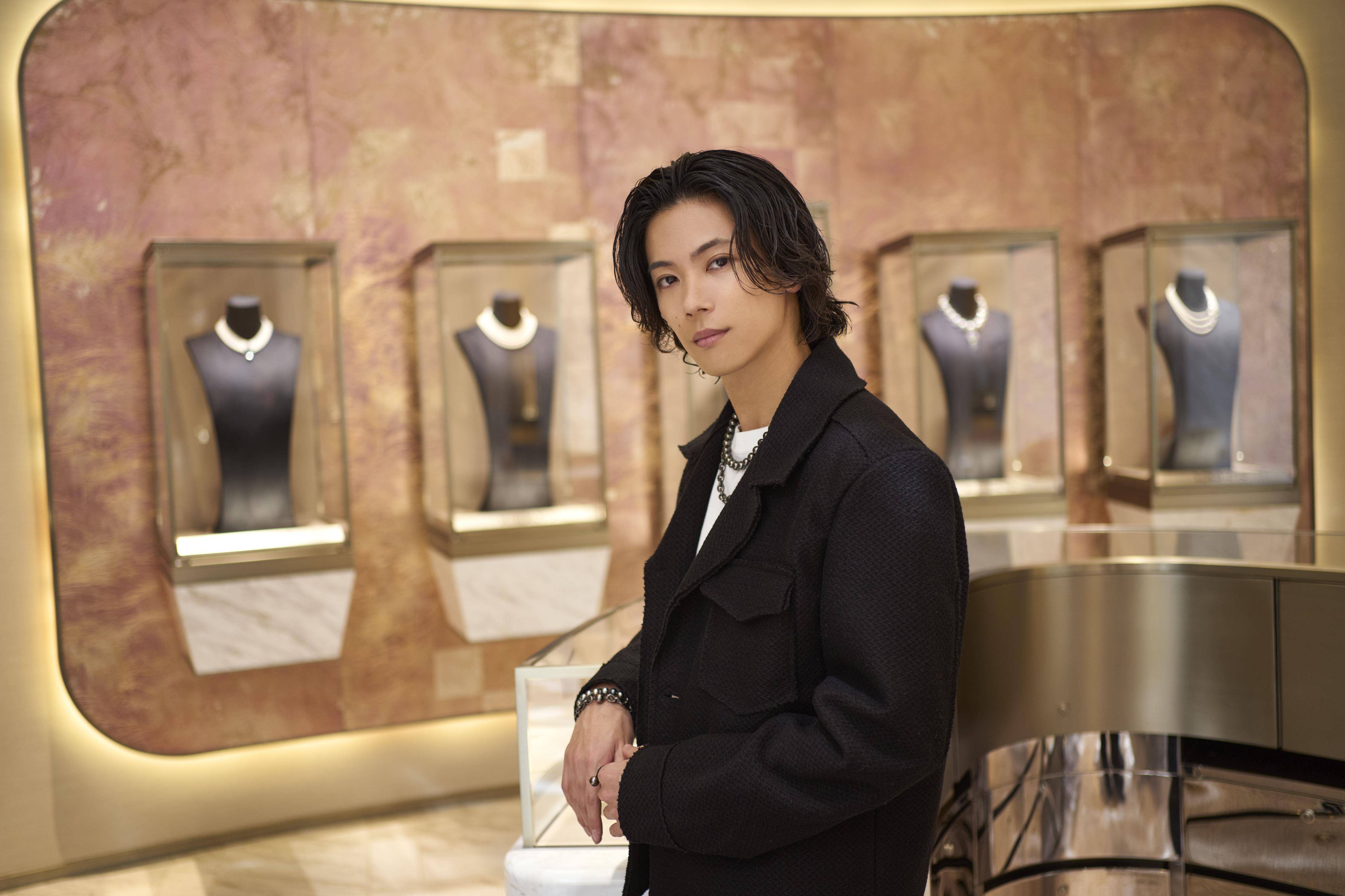 潮男圈刮起珍珠风潮　潘玮柏抢戴联名款、Marc Jacobs独锺串珠 奢侈品牌 图3张