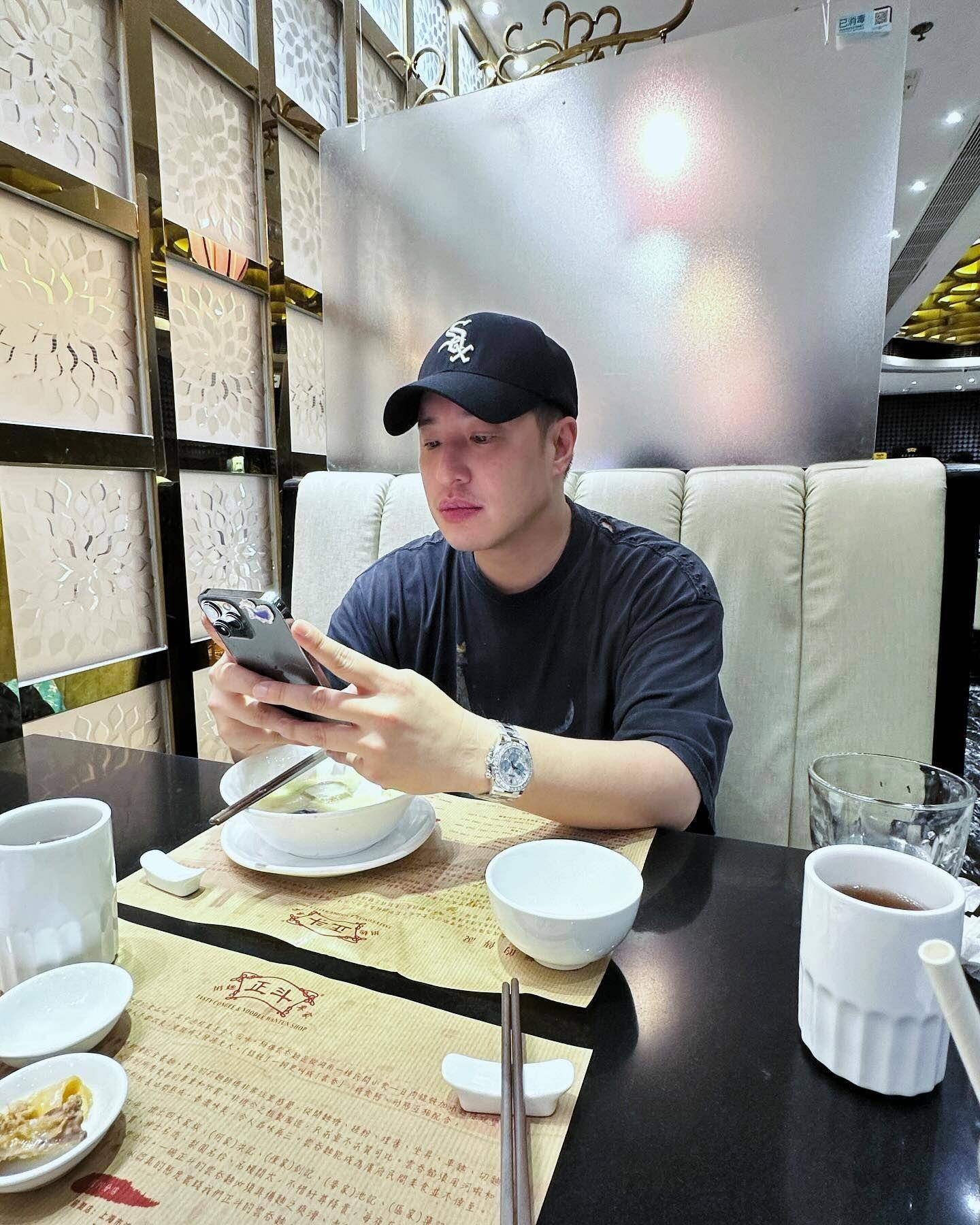 潘玮柏砸数千万败古董“表王”　满钻劳力士也爱不释手 名人名流 图5张