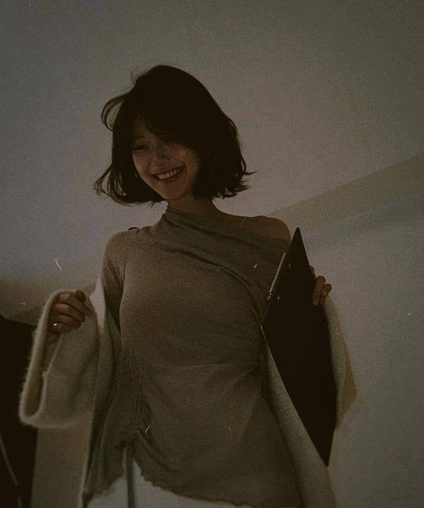 赵露思私服超甜穿搭！零失误奶茶色叠搭、棉花糖羽绒衣满满少女感 名人名流 图3张