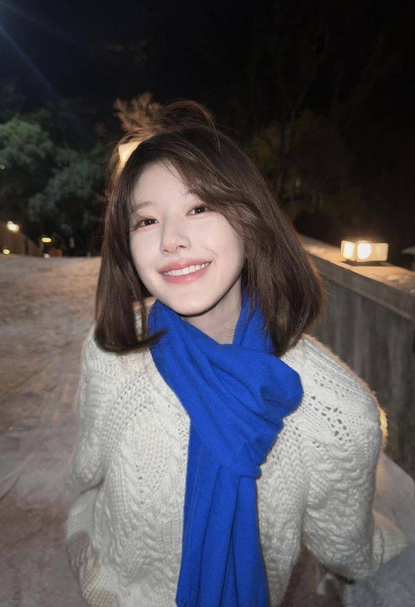 赵露思私服超甜穿搭！零失误奶茶色叠搭、棉花糖羽绒衣满满少女感 名人名流 图4张