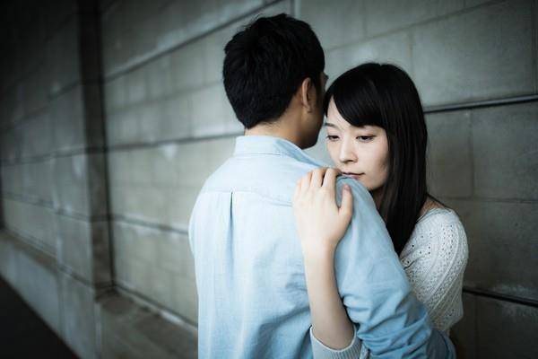 ▲两性,感情,情侣,恋爱,吵架,失恋。（图／翻摄PAKUTASO）