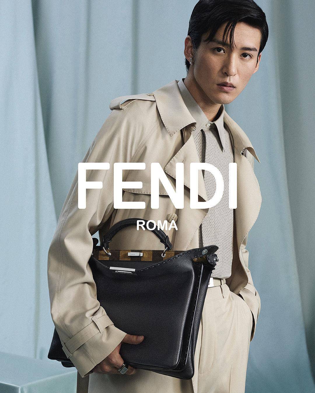 日中国台湾宝级美男目黑莲帅照电翻！换超辣露肩上衣　抢晒FENDI春夏新包 名人名流 图2张
