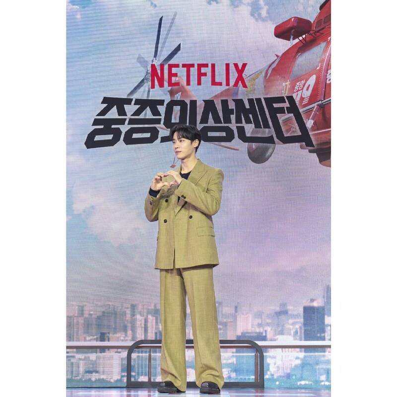 《外伤重症中心》秋英宇被封禁欲系制服男神！私下爱穿棉裤、最爱比Ya 最新资讯 图3张