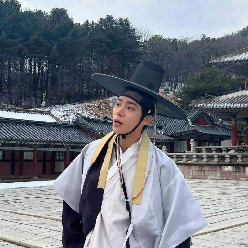 《外伤重症中心》秋英宇被封禁欲系制服男神！私下爱穿棉裤、最爱比Ya 最新资讯 图5张