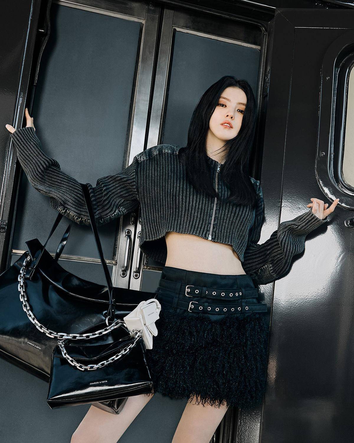 Jennie爱牌小众丝绸包hai在台开卖！超梦幻立体玫瑰、限定鲜绿色报到 名人名流 图6张