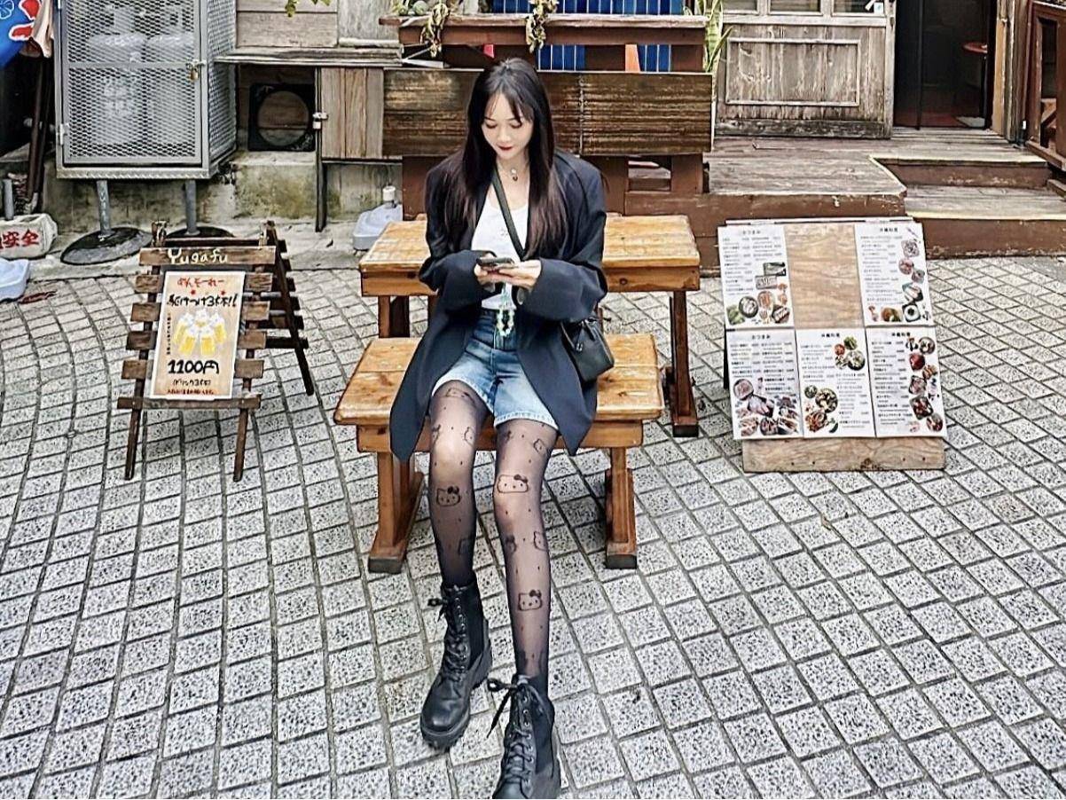 陈乔恩拎爱马仕热卖包游冲绳　Hello Kitty丝袜美腿也吸睛 名人名流 图1张