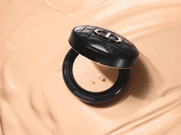 美周记／Dior、YSL超美精品气垫　外型让人一秒沦陷 最新资讯 图3张